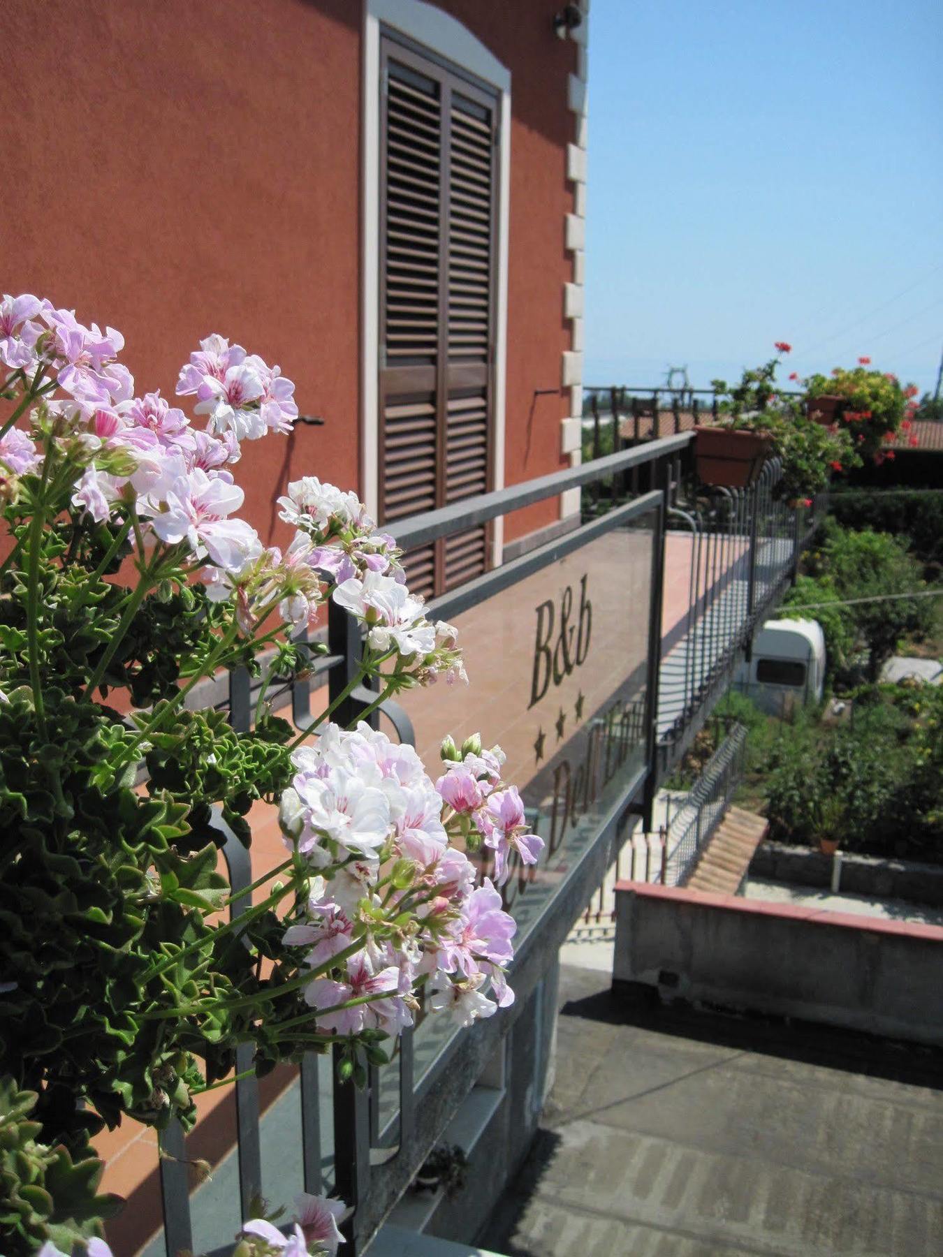 Bed and Breakfast Anthea Dell' Etna à Santa Venerina Extérieur photo