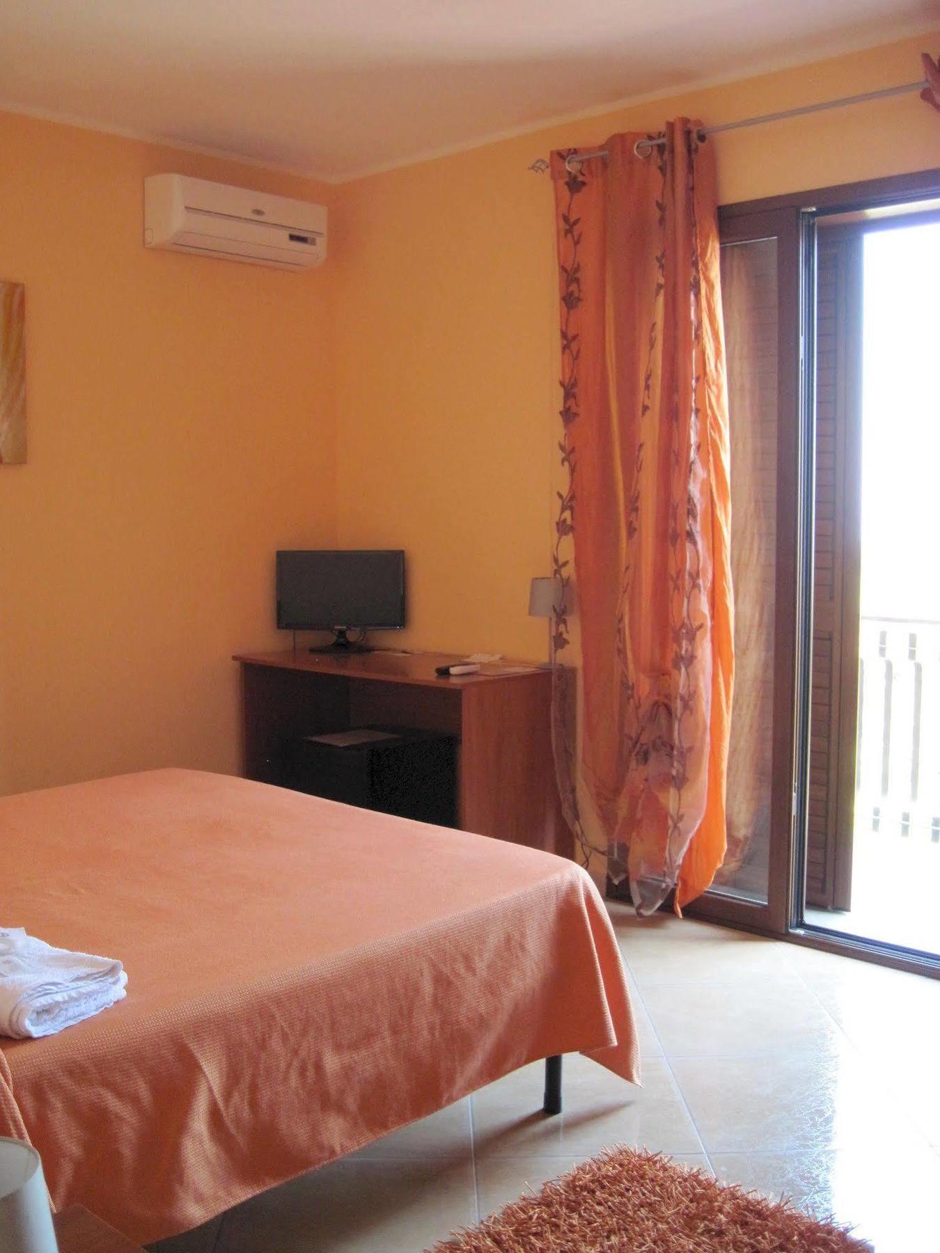 Bed and Breakfast Anthea Dell' Etna à Santa Venerina Extérieur photo
